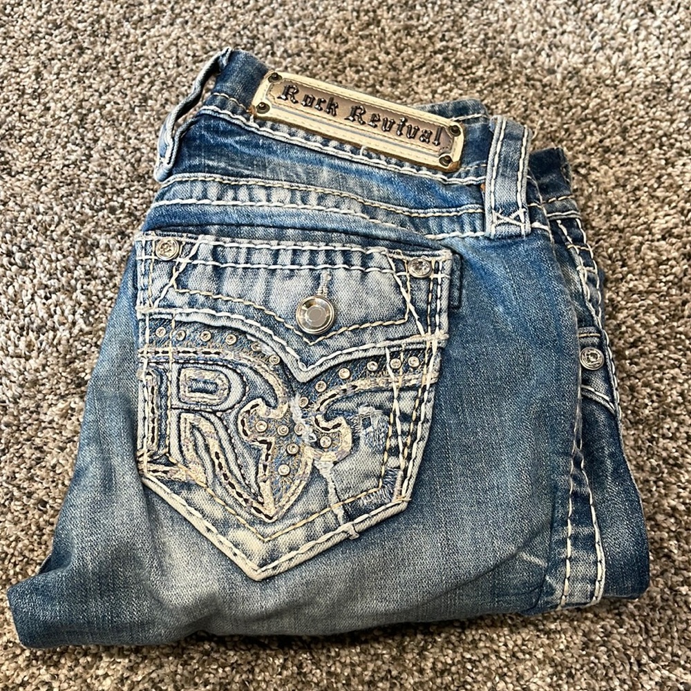 Rock revivals women buckle jeans size 24